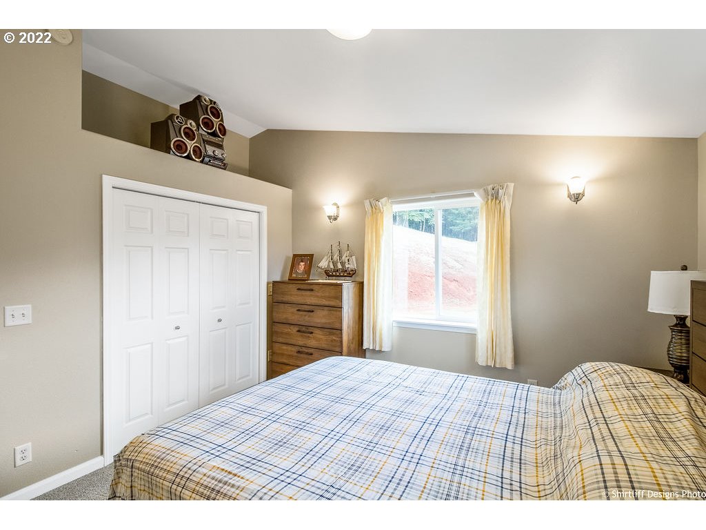 22371 Noti Loop Road Noti, OR 97461 - Photo 27 of 32 Gallery Image 27