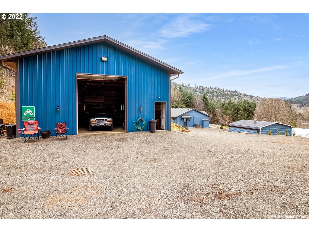 22371 Noti Loop Road Noti, OR 97461 - Photo 6 of 32 Gallery Image 6