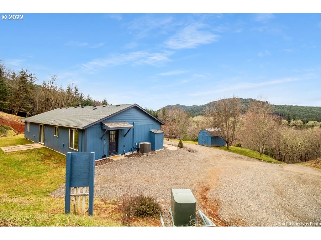 22371 Noti Loop Road Noti, OR 97461 - Photo 8 of 32 Gallery Image 8