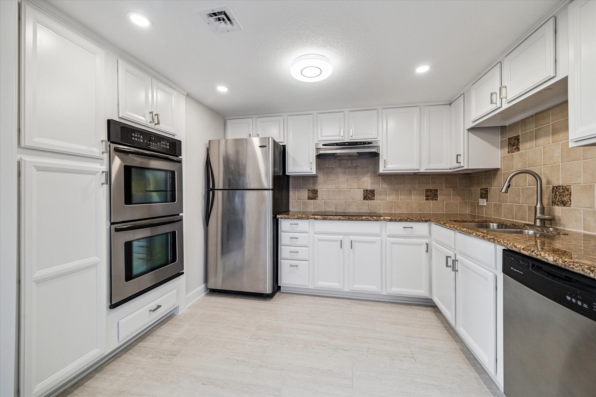2016 Main Street, Unit 622 Houston, TX 77002 - Photo 11 of 27