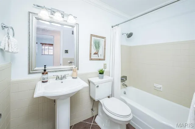 $459,000 | 9738 Crestwick Drive, Sunset Hills, MO 63128