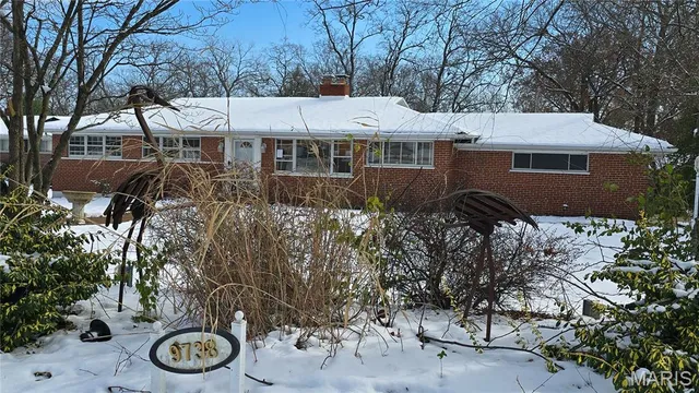 $459,000 | 9738 Crestwick Drive, Sunset Hills, MO 63128