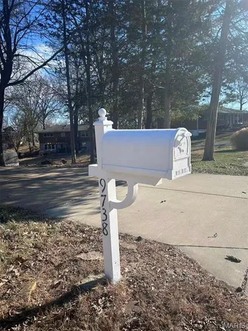 $459,000 | 9738 Crestwick Drive, Sunset Hills, MO 63128