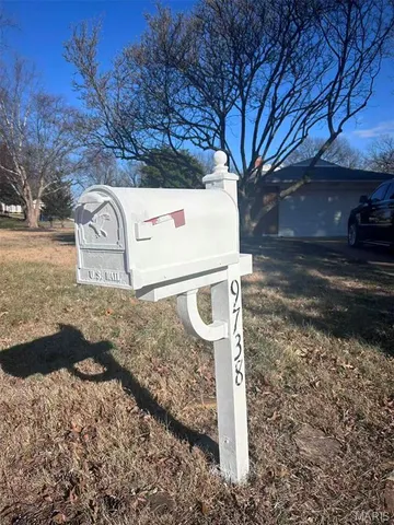 $459,000 | 9738 Crestwick Drive, Sunset Hills, MO 63128