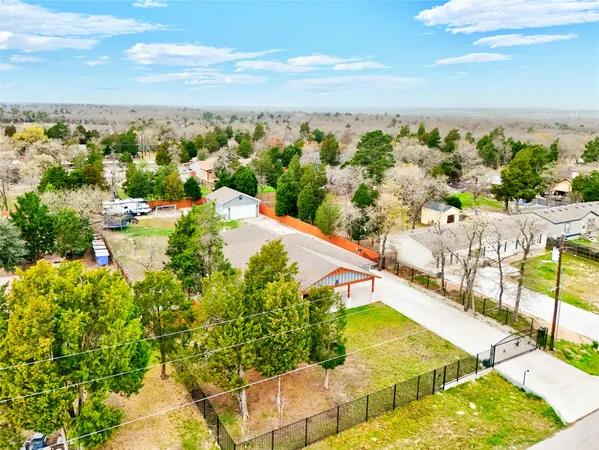 $435,000 | 421 Las Lomas Drive, Elgin, TX 78621