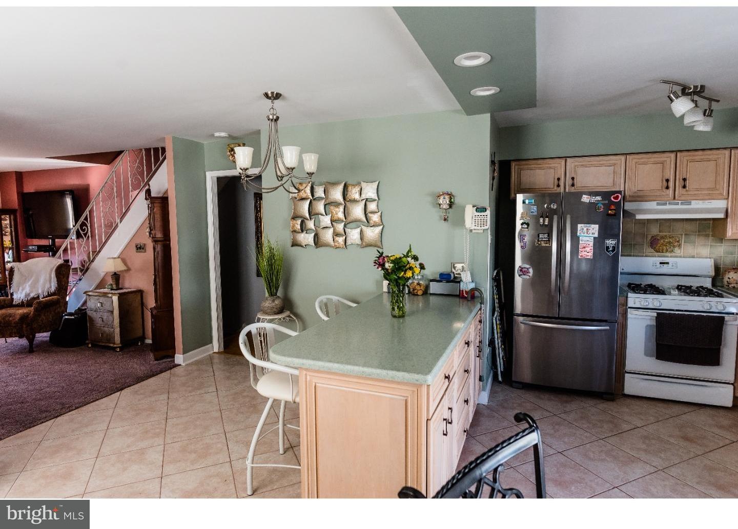 9939 Sandy Road Philadelphia, PA 19115 - Photo 6 of 25 Kitchen
