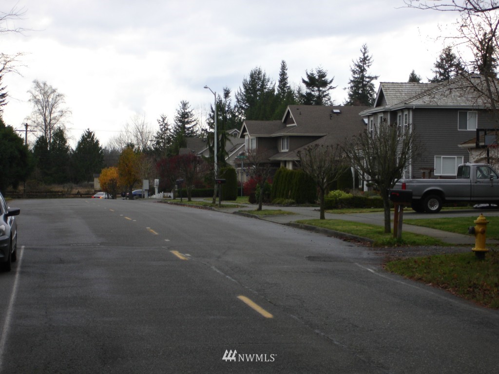 1707 242nd Street Southeast Bothell, WA 98021 - Photo 5 of 8
