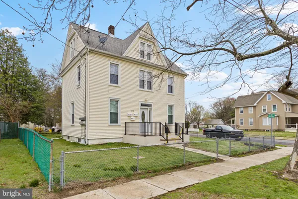 $1,550 | 638 Pennsylvania Avenue, Unit 2, Delanco, NJ 08075