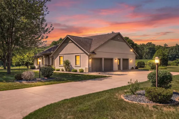 $599,900 | 16102 120th Avenue, Chippewa Falls, WI 54729