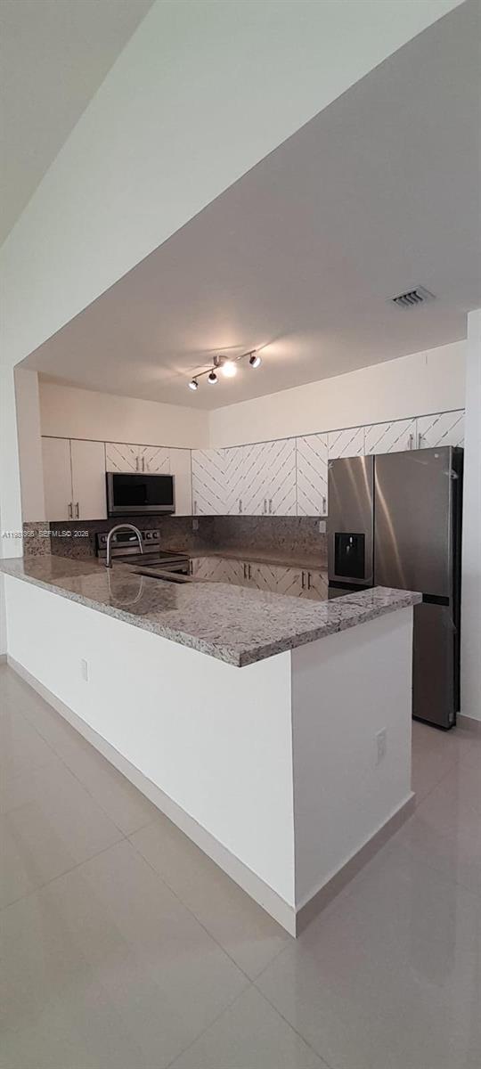 14728 Balgowan Road Miami Lakes, FL 33016 - Photo 14 of 38