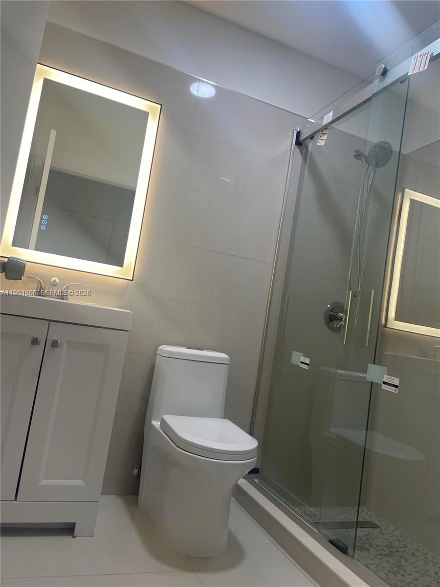 14728 Balgowan Road Miami Lakes, FL 33016 - Photo 8 of 38