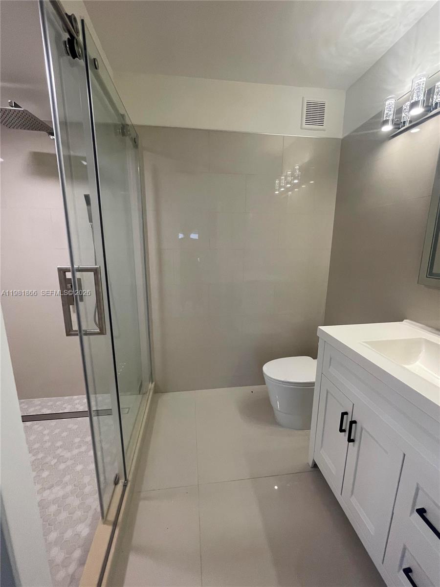14728 Balgowan Road Miami Lakes, FL 33016 - Photo 9 of 38