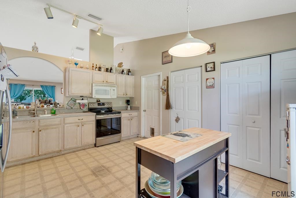 30 Poppy Lane Palm Coast, FL 32164 - Photo 10 of 39