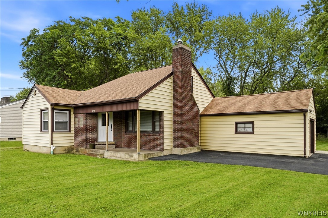 738 Upper Mountain Road Lewiston, NY 14092 - Photo 1 of 42