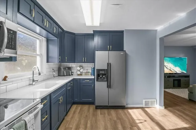 $215,000 | 206 Hillcrest Drive, Warrensburg, MO 64093