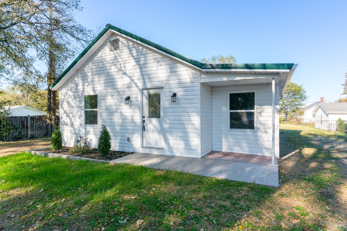 342 Crescent Drive Springfield, TN 37172 - Photo 2 of 31 a view of backyard with a garden and plants