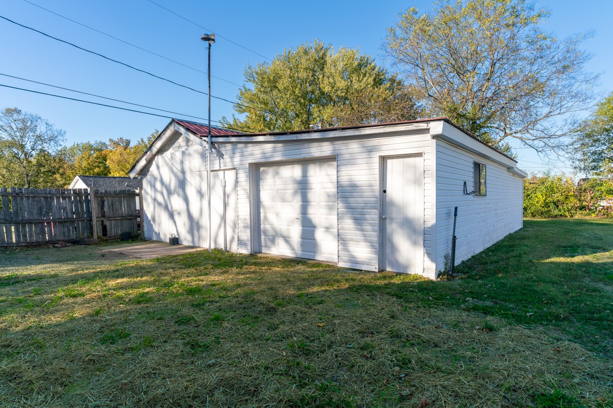 342 Crescent Drive Springfield, TN 37172 - Photo 28 of 31 a view of a back yard of the house