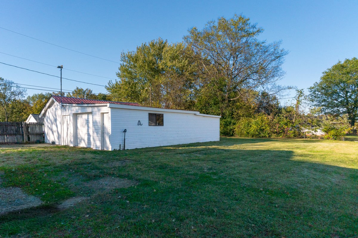 342 Crescent Drive Springfield, TN 37172 - Photo 29 of 31 a view of a backyard with large trees