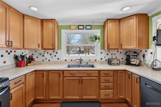 $295,000 | 219 Syracuse Street, Tonawanda, NY 14150