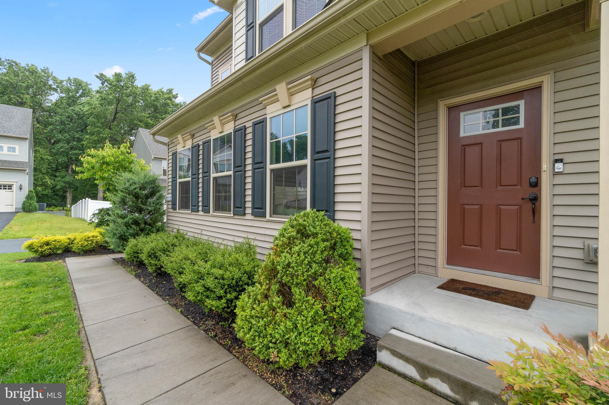 9912 Audrey Rose Laurel, MD 20723 - Photo 2 of 54 Exterior