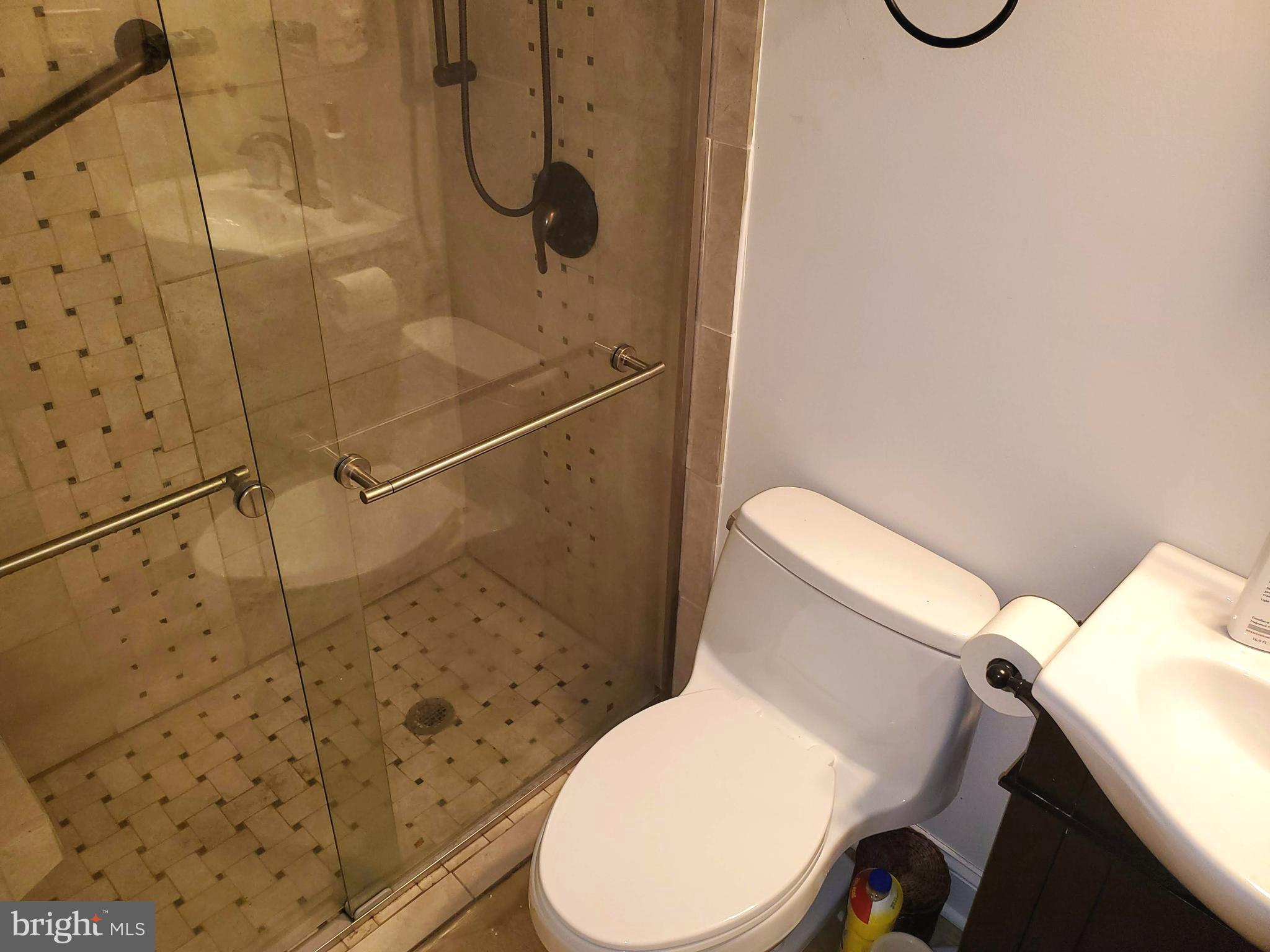 15 Taunton Road Medford, NJ 08055 - Photo 10 of 19 Hall Bath