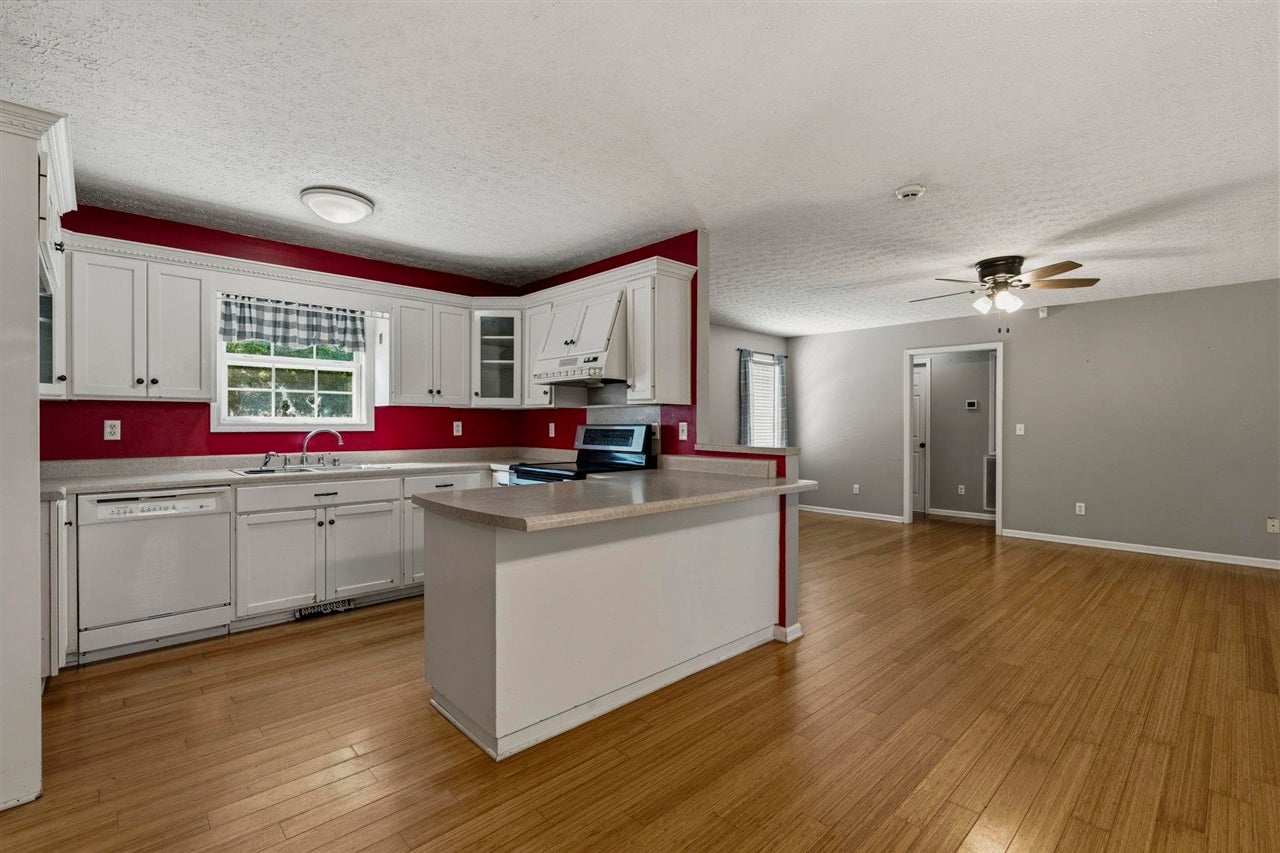 313 New Cut Road Bowling Green, KY 42103 - Photo 10 of 26 Gallery Image 10