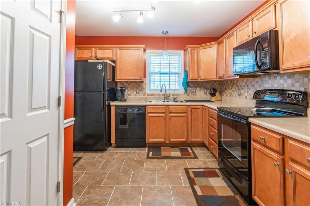 677 Chas Court High Point, NC 27265 - Photo 7 of 20 Gallery Image 7