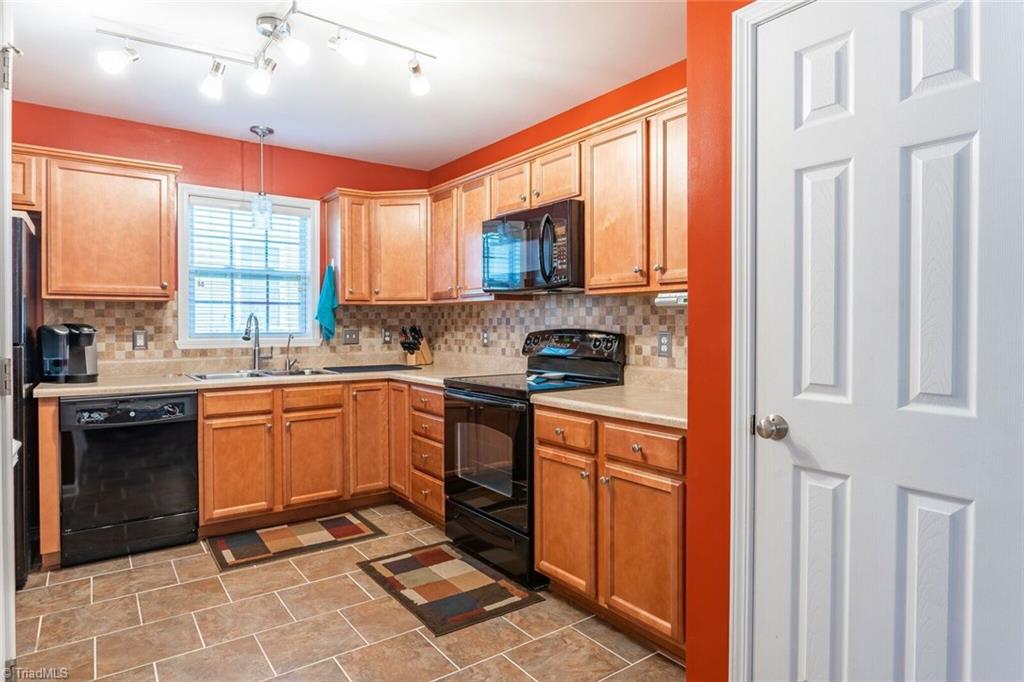 677 Chas Court High Point, NC 27265 - Photo 8 of 20 Gallery Image 8