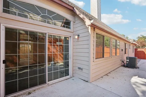 $2,500 | 401 Dakota Trail, Irving, TX 75063