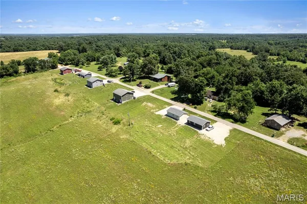 $1,050,000 | 32671-32801 South Broadway, Sedgewickville, MO 63781