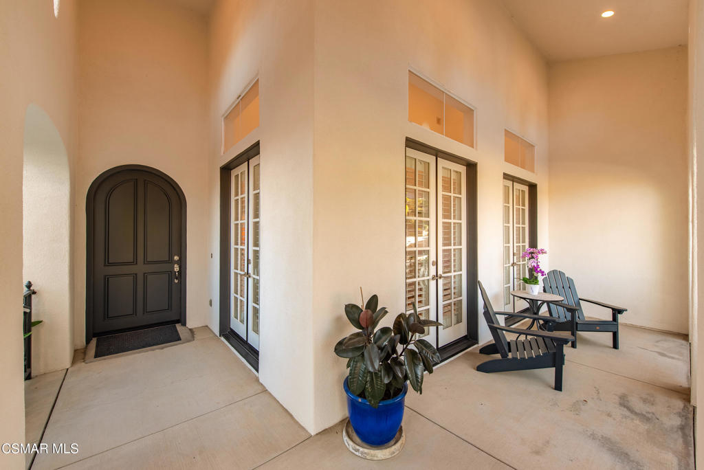 2424 Springbrook Street Thousand Oaks, CA 91362 - Photo 4 of 58
