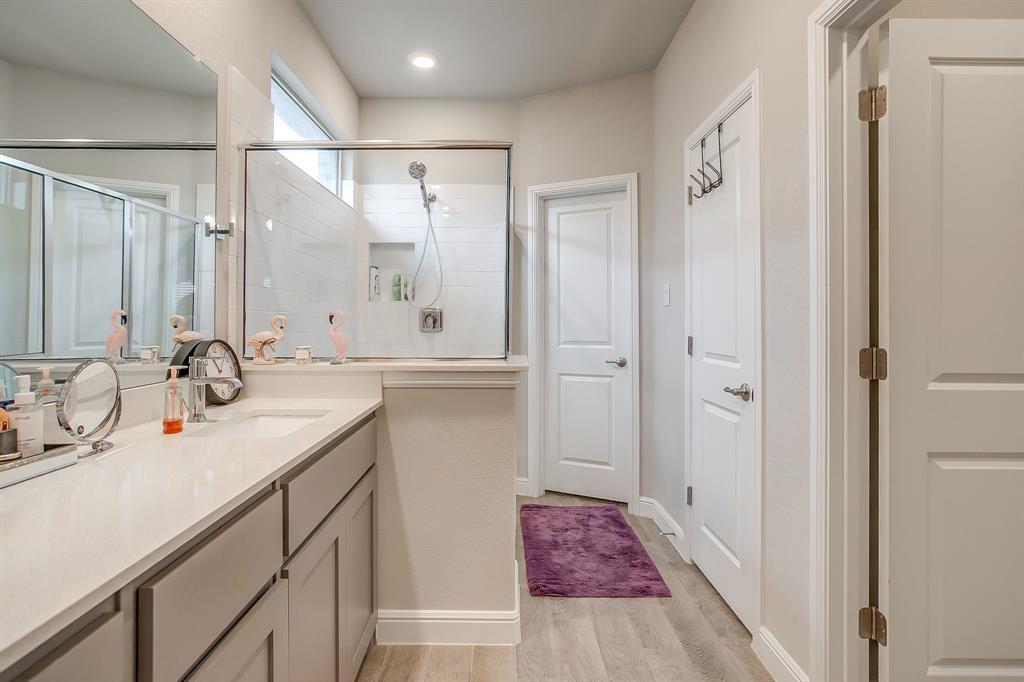 1824 Millbrae Road Cleburne, TX 76033 - Photo 17 of 38 Large Primary Bathroom