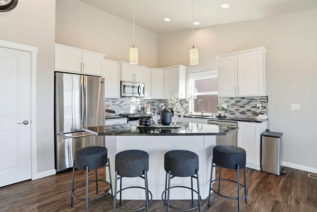 $585,000 | 5710 South Ravencrest Drive, Spokane, WA 99224