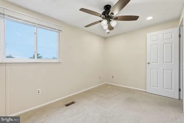 $2,400 | 739 Brethour Court, Sterling, VA 20164