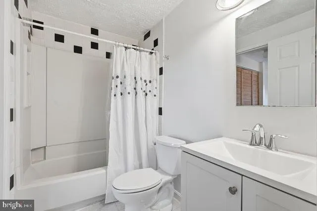 $2,400 | 739 Brethour Court, Sterling, VA 20164