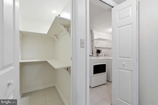 $2,400 | 739 Brethour Court, Sterling, VA 20164