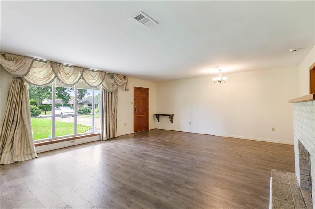 9535 Hyacinth Avenue Baton Rouge, LA 70810 - Photo 3 of 16