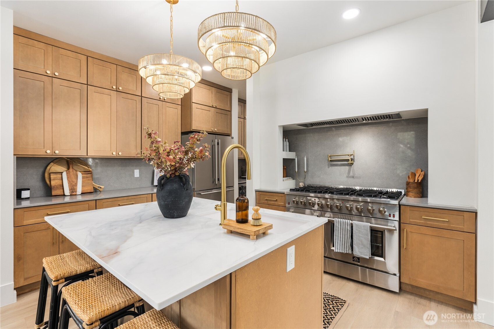 829 27th Avenue Seattle, WA 98122 - Photo 11 of 38 a kitchen with a stove and a table