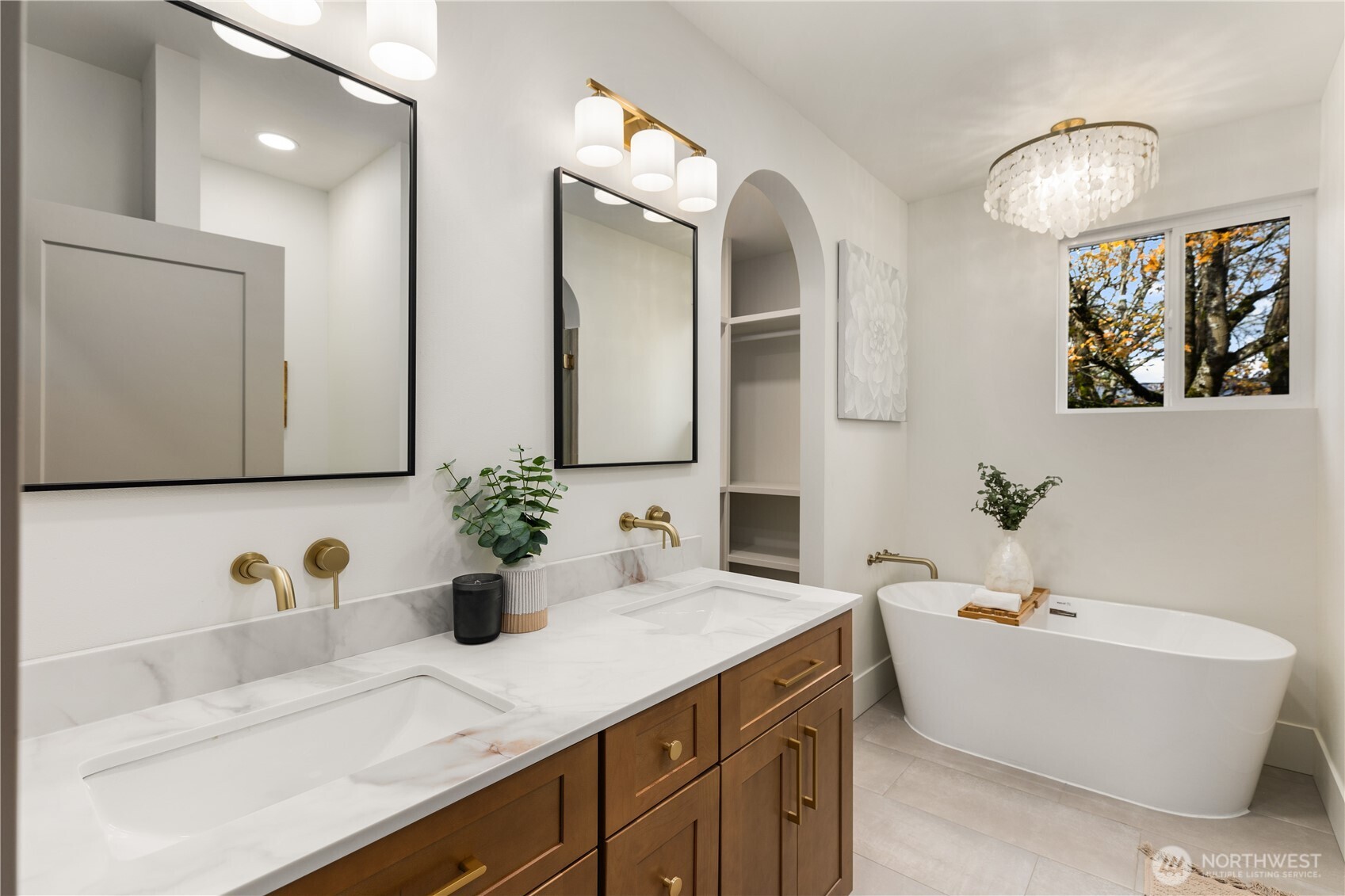 829 27th Avenue Seattle, WA 98122 - Photo 18 of 38 a bathroom with a double vanity sink mirror and bathtub