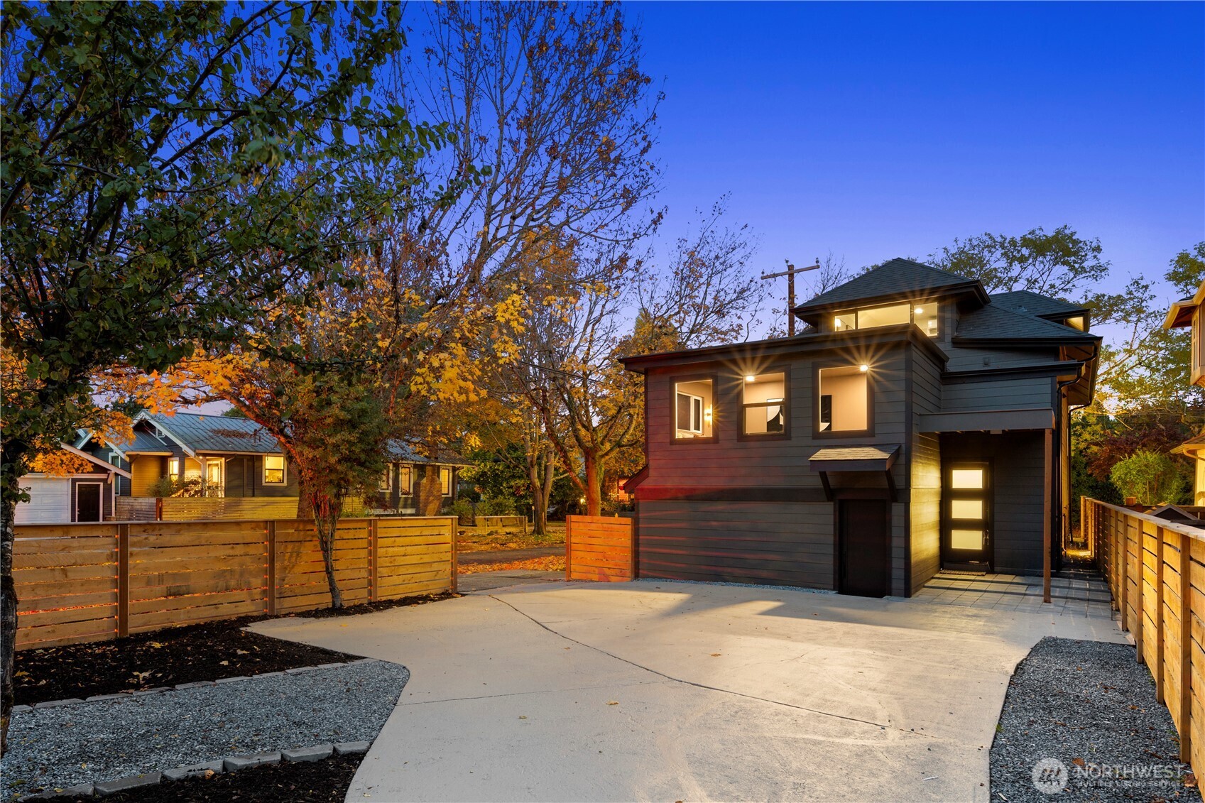 829 27th Avenue Seattle, WA 98122 - Photo 38 of 38 a front view of a house with a yard