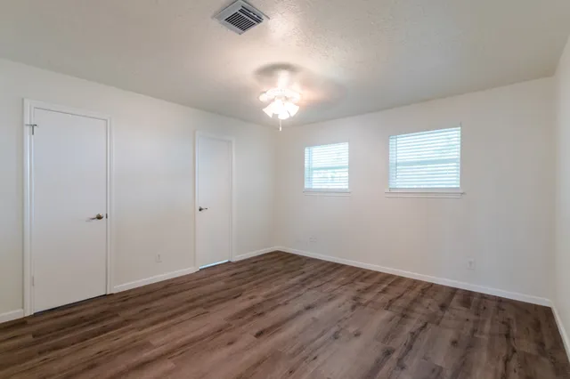 $2,449 | 9646 Springview Lane, Houston, TX 77080