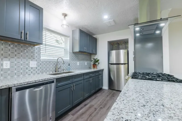 $2,449 | 9646 Springview Lane, Houston, TX 77080