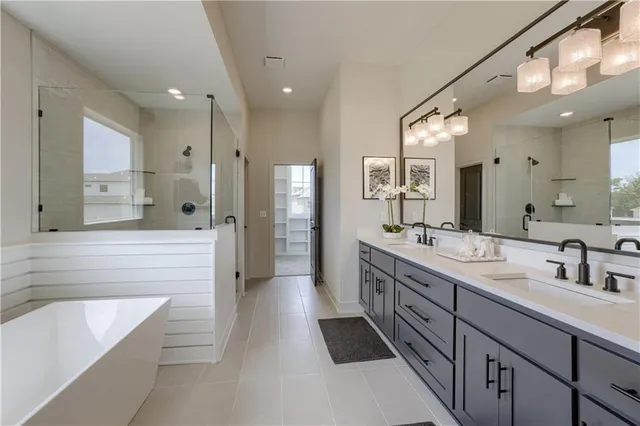 $835,000 | 5158 Northwest 47 Terrace, Riverside, MO 64150