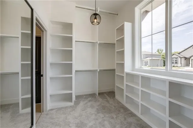 $835,000 | 5158 Northwest 47 Terrace, Riverside, MO 64150