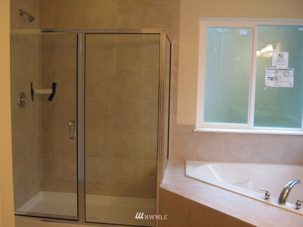 24 172nd Place Southwest, Unit B Bothell, WA 98012 - Photo 5 of 14