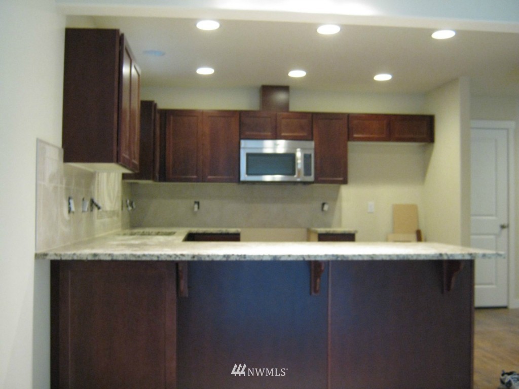 24 172nd Place Southwest, Unit B Bothell, WA 98012 - Photo 9 of 14