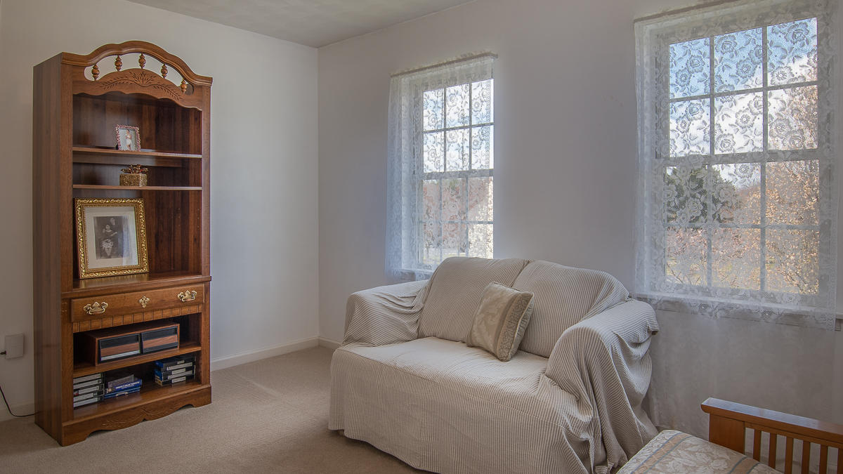 112 Aftons Meadow Road Vinton, VA 24179 - Photo 32 of 46 a living room with furniture and a window