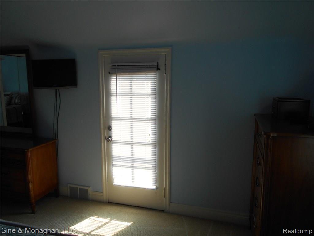 223 McMillan Road Grosse Pointe Farms, MI 48236 - Photo 16 of 39