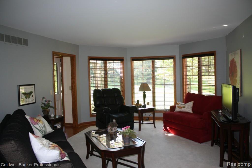 3985 Bird Road Clarkston, MI 48348 - Photo 17 of 46 IMG_9516.jpg