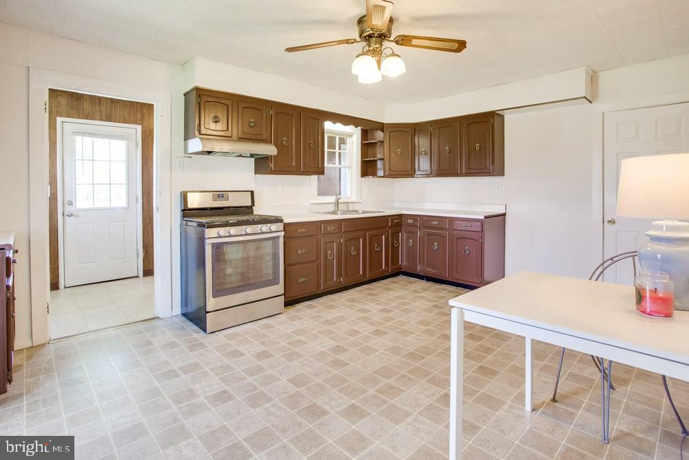 250 South Houcks Road Harrisburg, PA 17109 - Photo 6 of 25 Gallery Image 6